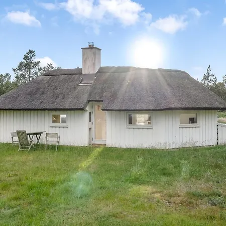 Holiday home Elenor - 1-1km From The Sea By Interhome